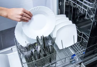 Így pakold be legközelebb a mosogatógépet, ha spórolnál a vízszámlán