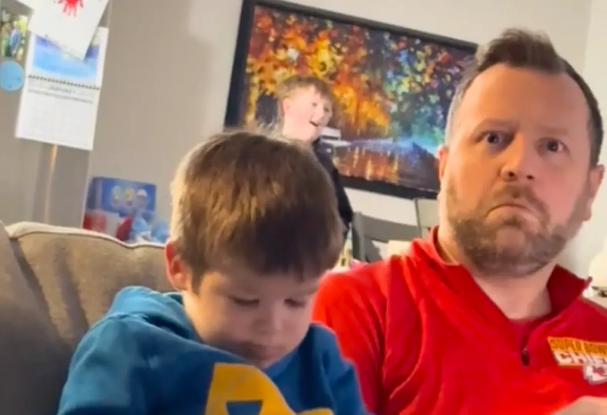 Vesék nélkül kell élnie a 4 éves kisfiúnak: hátborzongató dolgot mond váratlanul a mostohaapjának - Videó