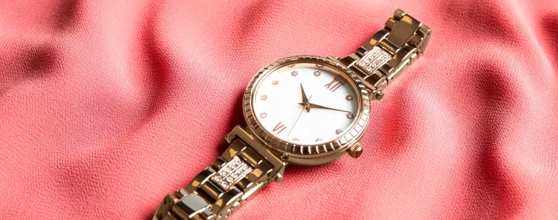 10 óra 10 perc! Miért mutatják az órák ugyanazt az időt a reklámokban?