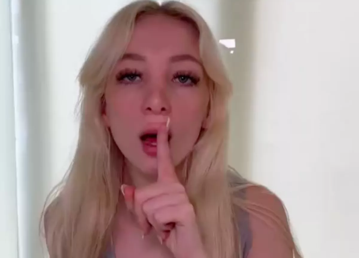 Ijesztő üzenetet kap a lány a főbérlőtől, miután lezuhanyzik az Airbnb-ben - Videó