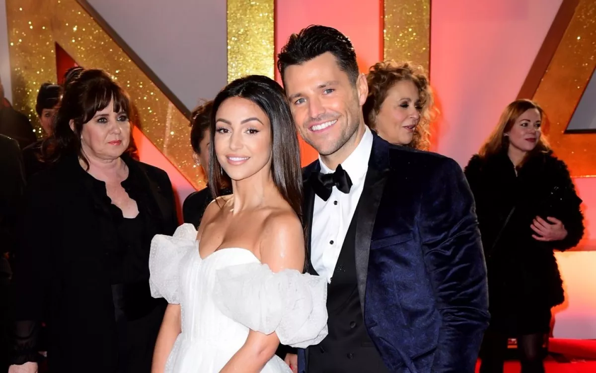 "Egy új szerelmünk van" - Megszületett a sztárpár első gyermeke - Fotó