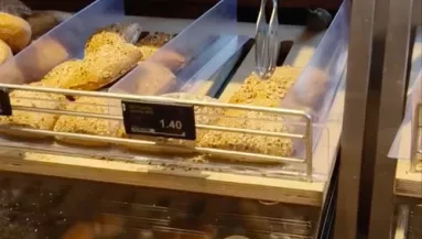 Gyomorforgató dolgot vett videóra egy férfi a COOP-ban - Videó