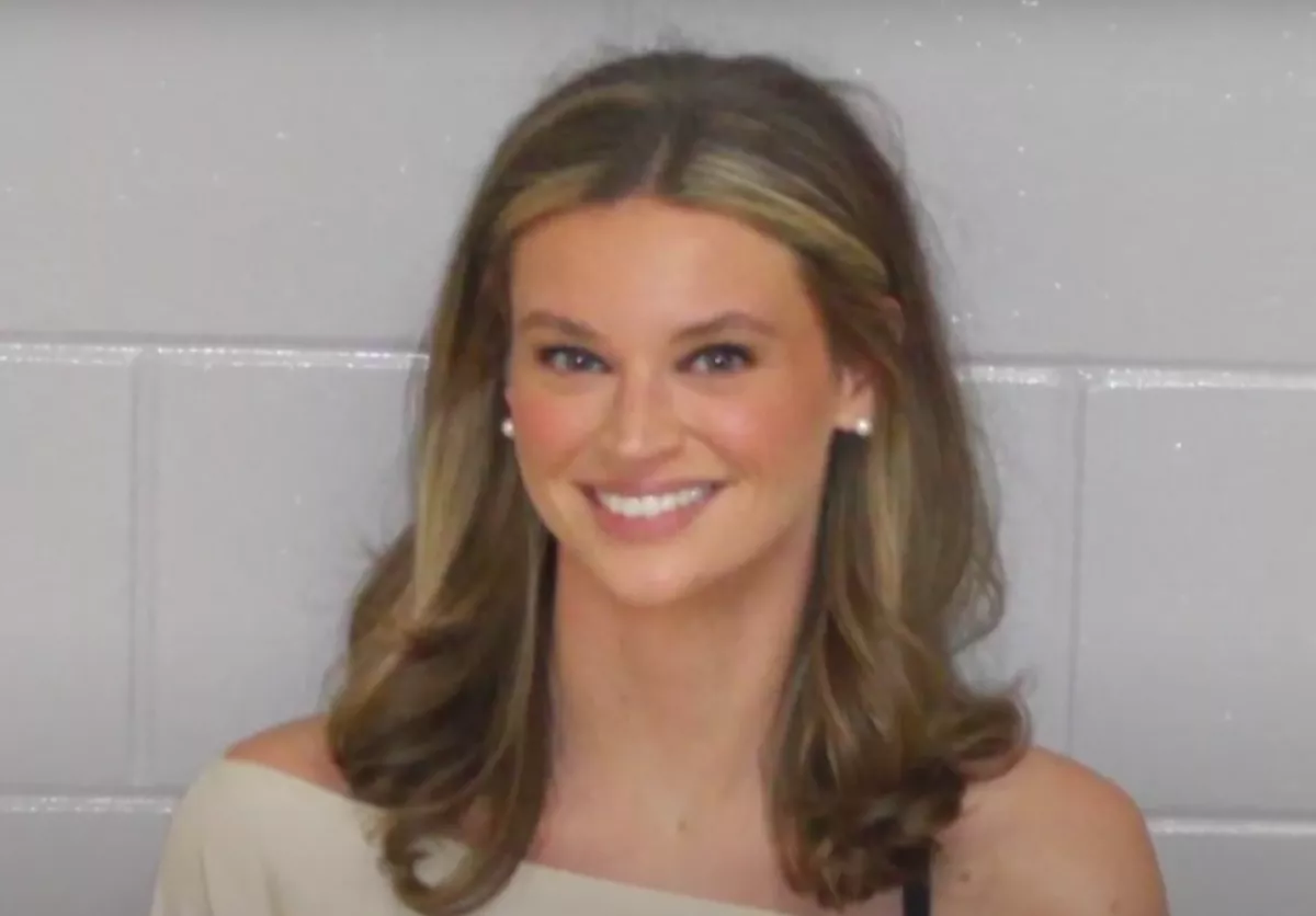 Gyorshajtásért tartóztatták le Lily-t - A rendőrségi képe Insta-sztárrá teszi