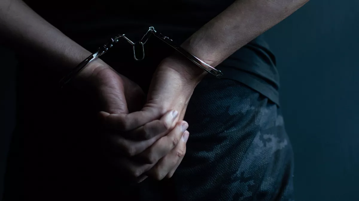 Letartóztatták a horroranyát: elektromos nyakörvvel kínozta a fiát - Fotó