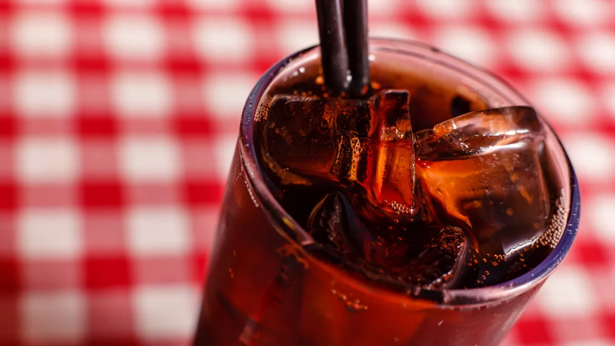 Furcsa íze volt a nő kólájának: azonnal hívta a rendőrséget, amikor rájött az okára - Fotók