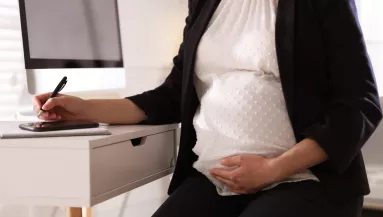 Botrány a minisztériumban: 16 éves ejtette teherbe a politikust - Fotók