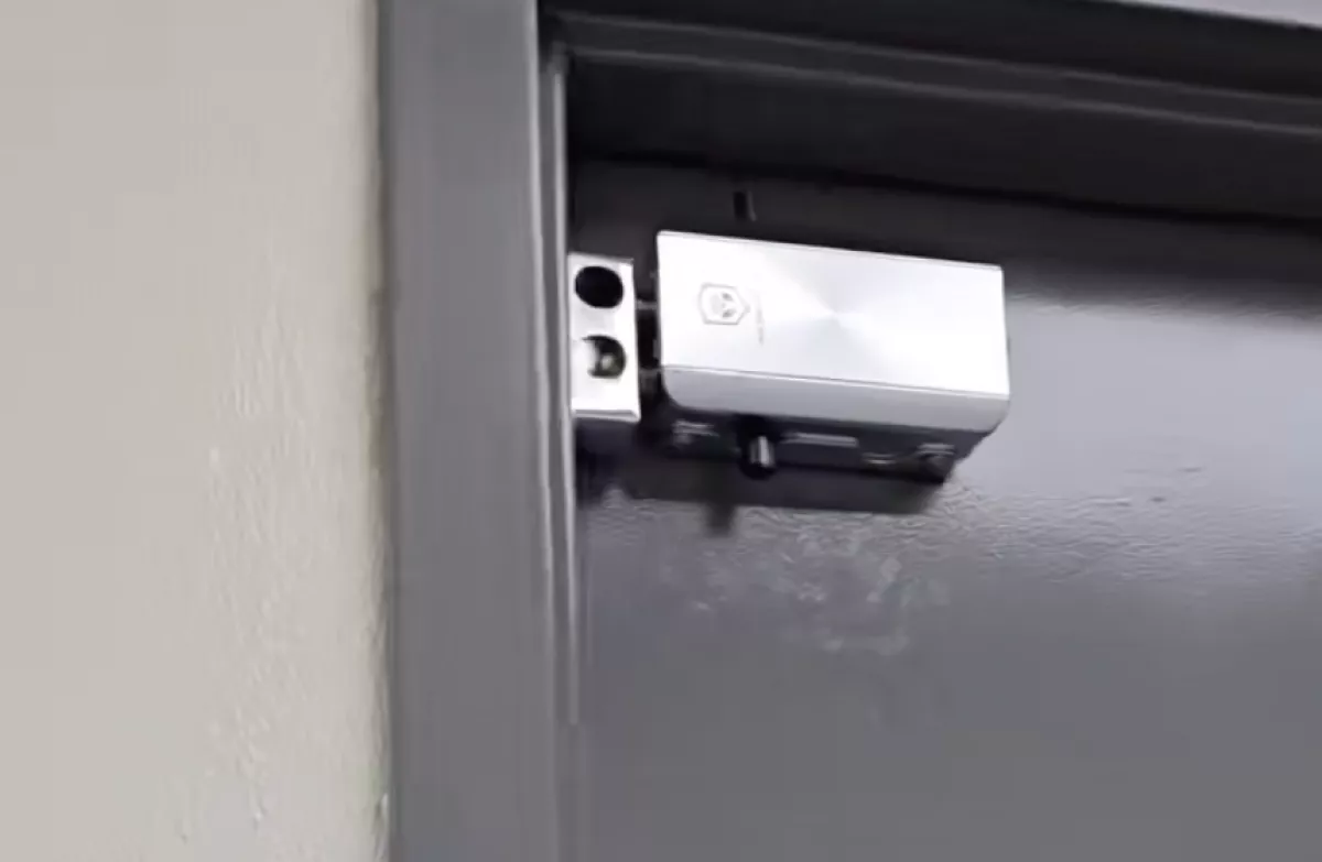 Gyanús szerkezet egy benzinkút WC-jében: egy nő riasztotta a rendőrséget - Videó