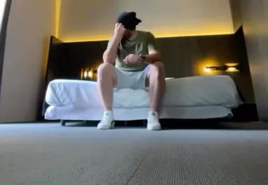 Hihetetlen: egy időutazó mutatja meg, 2027-ben már nem él ember a Földön - Videók