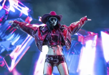 Se bugyi, se más: kivetkőztek magukból a sztárok a Coachellan-n - Fotók