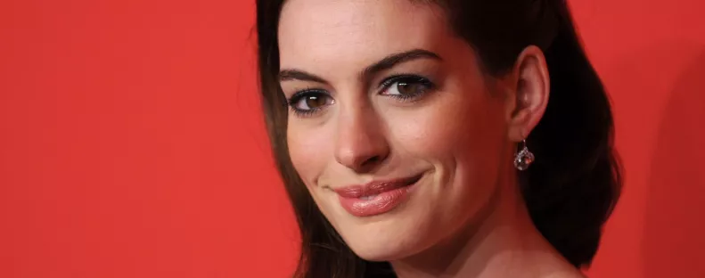 Anne Hathaway a botox csapdájában: a rajongóit sokkolják a friss képek