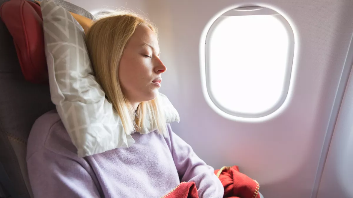 Az orvos figyelmeztet: ezért nem szabad repülőn aludni ezekben az időpontokban - Fotók