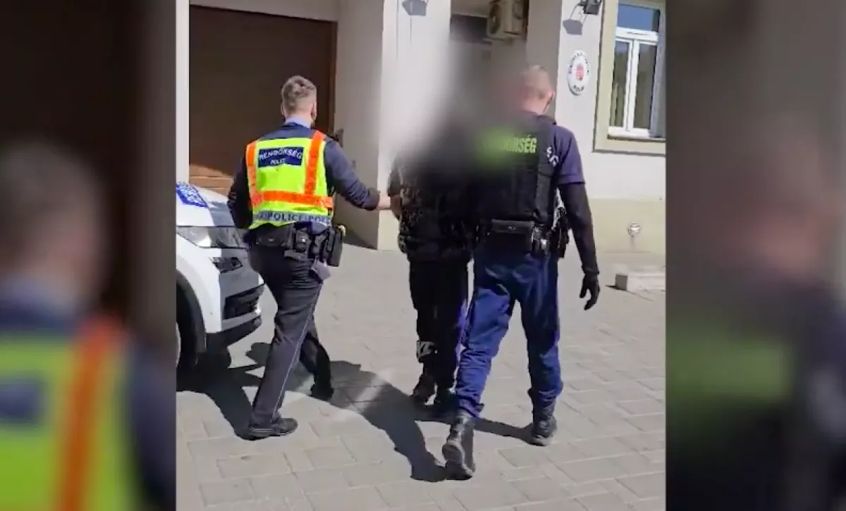 Kamerán figyelte az érkező vendégeit Csaba: de már rácsok mögött van - Videó