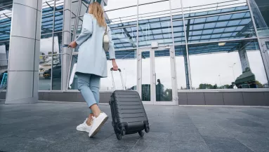 Ezért ne utazz soha fekete bőrönddel