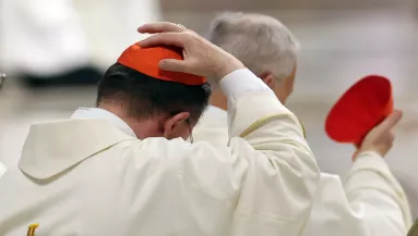 Konklávé-krimi: Vajon ez a konzervatív lesz az új pápa? - Így változtak az esélyek