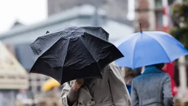 Eső, heves széllökések, vastag felhőtakaró: itt a friss előrejelzés