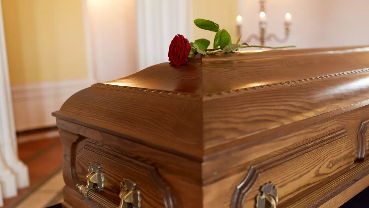 Drámai tévedés: rémálommá vált a nagymama temetése egy nő számára