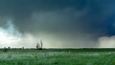 Leszakad az ég: záporokról, esőről érkezet jelentés