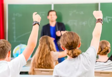 15 évig kamu diplomával tanított a 48 éves férfi - megdöbbentő dolgot állít most - Fotó