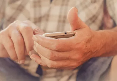 Telefonon hívta egy nő a csorvási férfit: ami ezután történt, azt nehéz elhinni