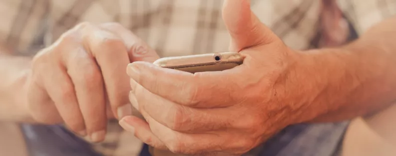 Telefonon hívta egy nő a csorvási férfit: ami ezután történt, azt nehéz elhinni