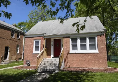 El akarja adni a férfi a házát: amikor megtudja, ki lakott ott, azonnal törli a hirdetését - Fotók