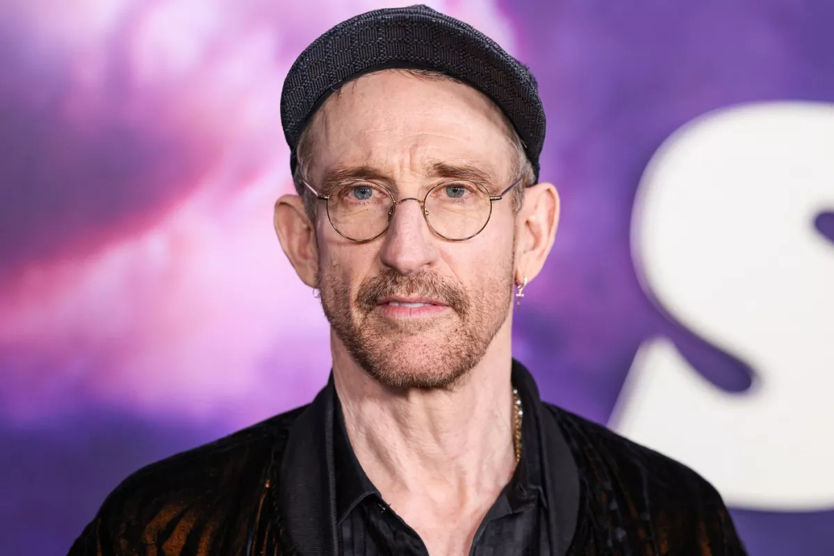 32 éve az egész világ az ő dalára ropta: ma senki nem ismeri fel ezt a bácsit - Fotók