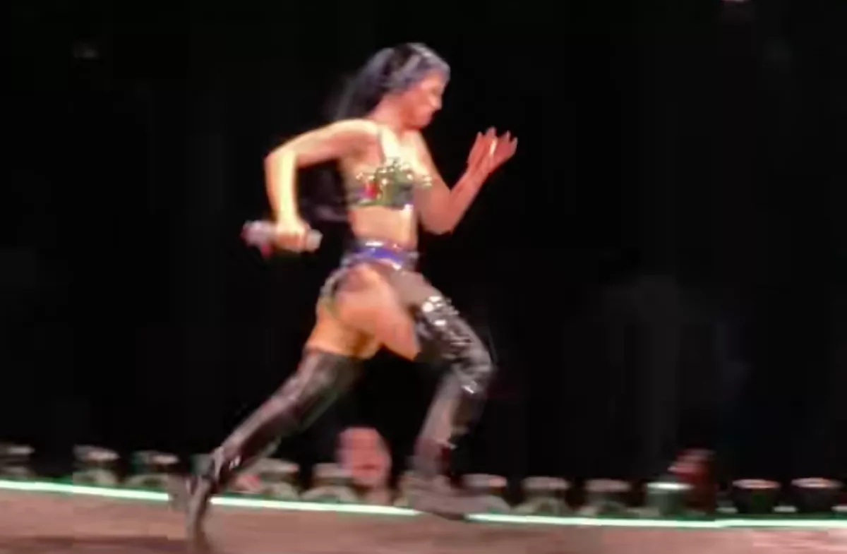 Upsz! A koncertjén pattant ki a melltartója Katy Perrynek - Videó a neten