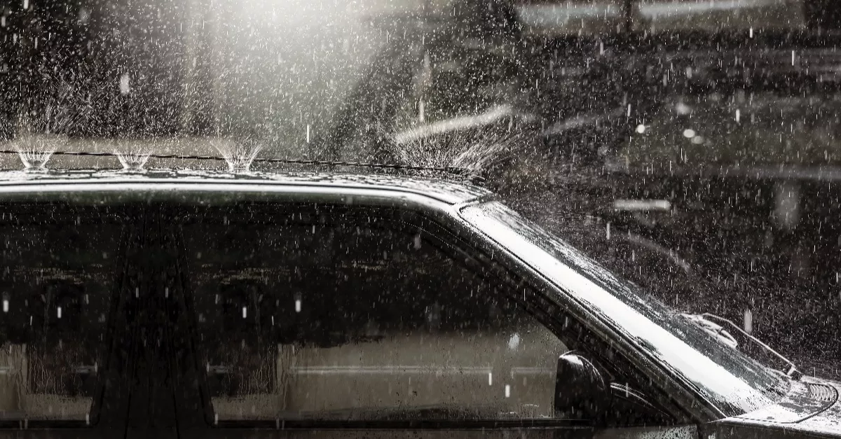 Leszakad az ég: felhőszakadások és zivatarok miatt adtak ki riasztást