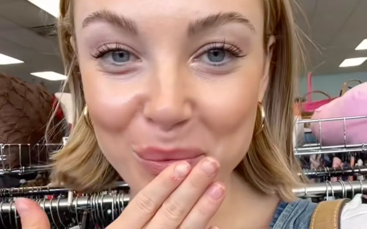 2100 forintért vett egy ruhát a turkálóban a nő: leesett az álla, amikor megtudta, mennyit ér - Videó