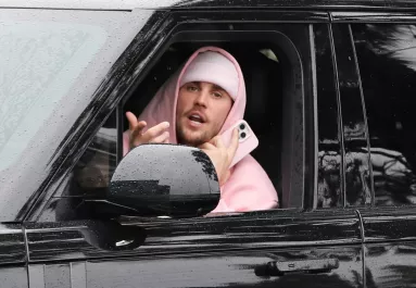 Megbolondult? Nyilvánosan vallott szerelmet Justin Bieber Selena Gomez hasonmásának - Fotó