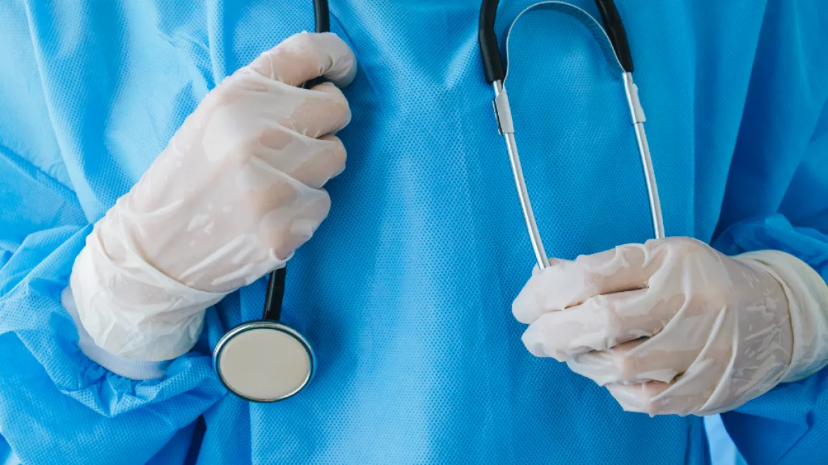 Megcsókolta és simogatta a nőket az altatás alatt egy ápoló: a magyarázata sokkoló - Fotó