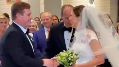 Amit a vőlegény tesz a menyasszonnyal az oltár előtt, azon milliók pusztulnak - Videó