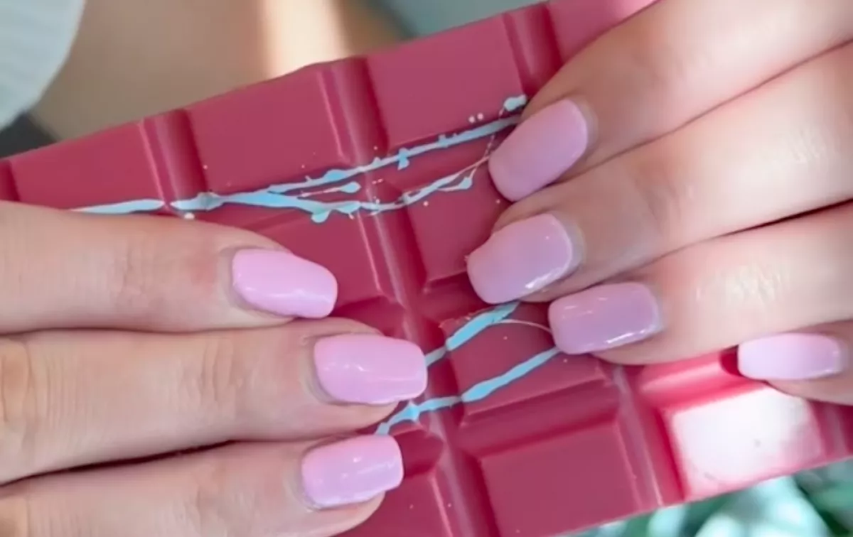 "Szőrös apuci" - Ez az új csoki söpri le a Dubaj-csoki a színről - Videó