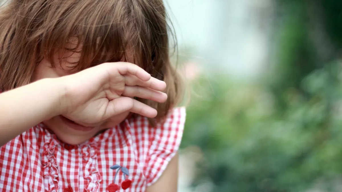 24 gyermek bántalmazásával vádolnak egy 22 éves gyerekfelügyelőt: videófelvételek készültek