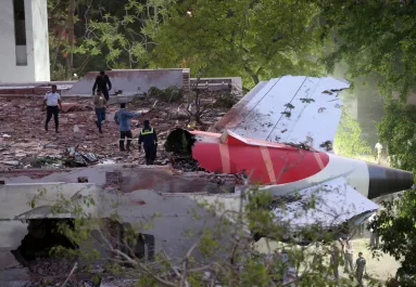 Lezuhant utasszállító: ezek voltak a pilóta utolsó szavai - Fotó