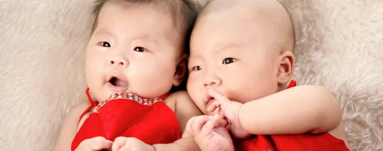 Elválasztották az ikreket a születésükkor: ami 17 évvel később történt, nehéz elhinni - Fotók