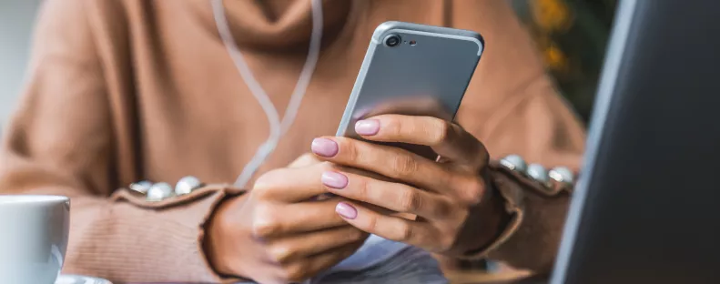 3 súlyos jel, hogy éppen feltöri valaki a telefonodat