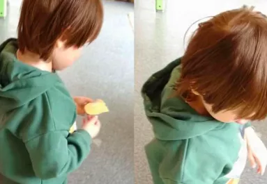 Amikor meglátja az autista kisfiú anyja, mit írtak neki az oviból, megszakadt a szíve - Videó