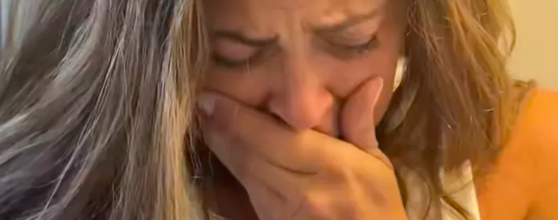 20 éve vesztette el a nő a jegygyűrűjét: amikor kiderült az igazság, azonnal eleredtek a könnyei - Videó