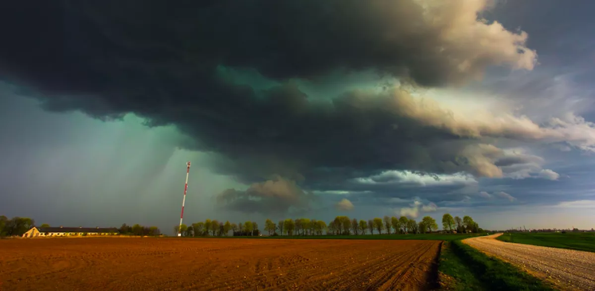 80 km/h-s szél, jég, felhőszakadás: 18 vámegyére adtak ki riasztást, narancssárga is érvényben