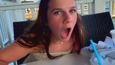 Nagyot hibáztak a lányok az étteremben: amikor meglátták a számlát, elakadt a szavuk - Videó