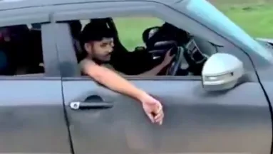 Megelőzi a Suzuki Swiftet az autós: amikor közelebbről meglátja, leesik az álla - Videó