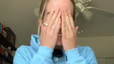 Az anyósára bízza a nő a kutyáját: amikor újra meglátja, elakad a szava - Videó