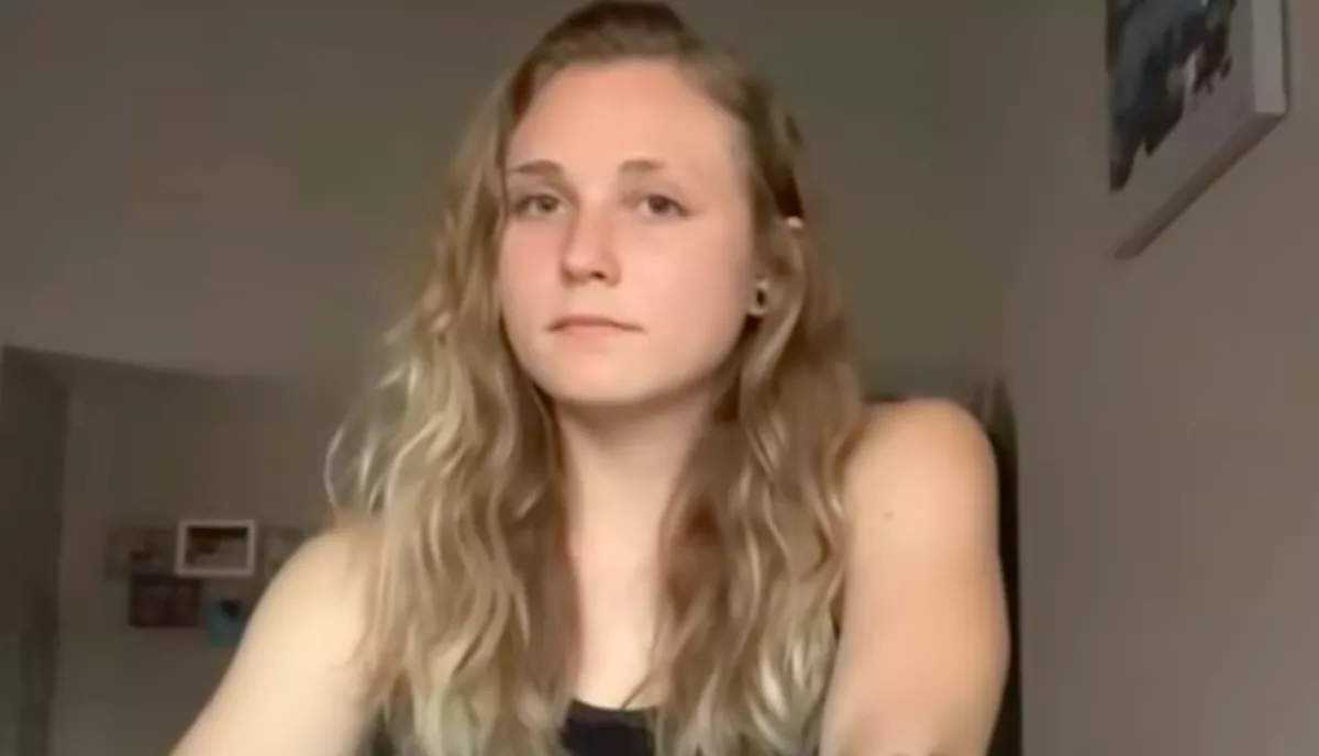 Videót forgat a nő: és fogalma sincs, mi történik a háttérben - Videó