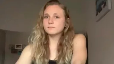 Videót forgat a nő: és fogalma sincs, mi történik a háttérben - Videó