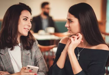 5 jel, hogy valaki nem kedvel téged, csak udvarias veled