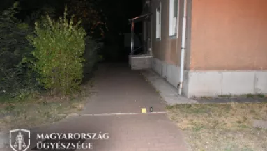 Állítólag füttyentett az utcán egy szép lánynak: életveszélyes állapotba került miatta egy férfi Tatabányán - Fotók