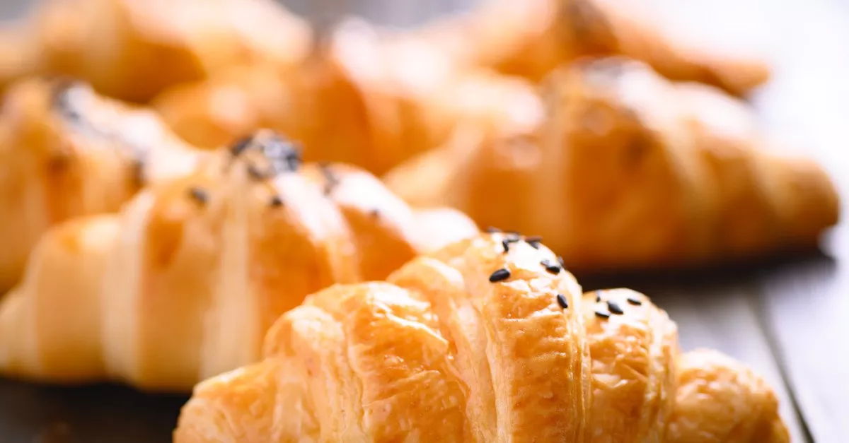 Croissant vett a nő a cukrászdában: amikor meglátott egy tételt a számlán, leesett az álla - Fotó