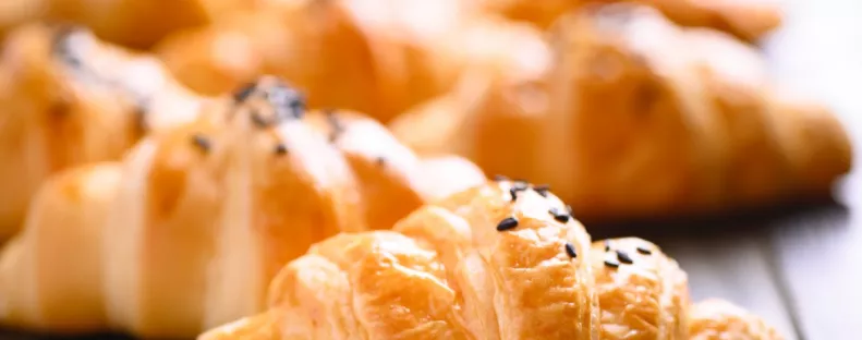 Croissant vett a nő a cukrászdában: amikor meglátott egy tételt a számlán, leesett az álla - Fotó