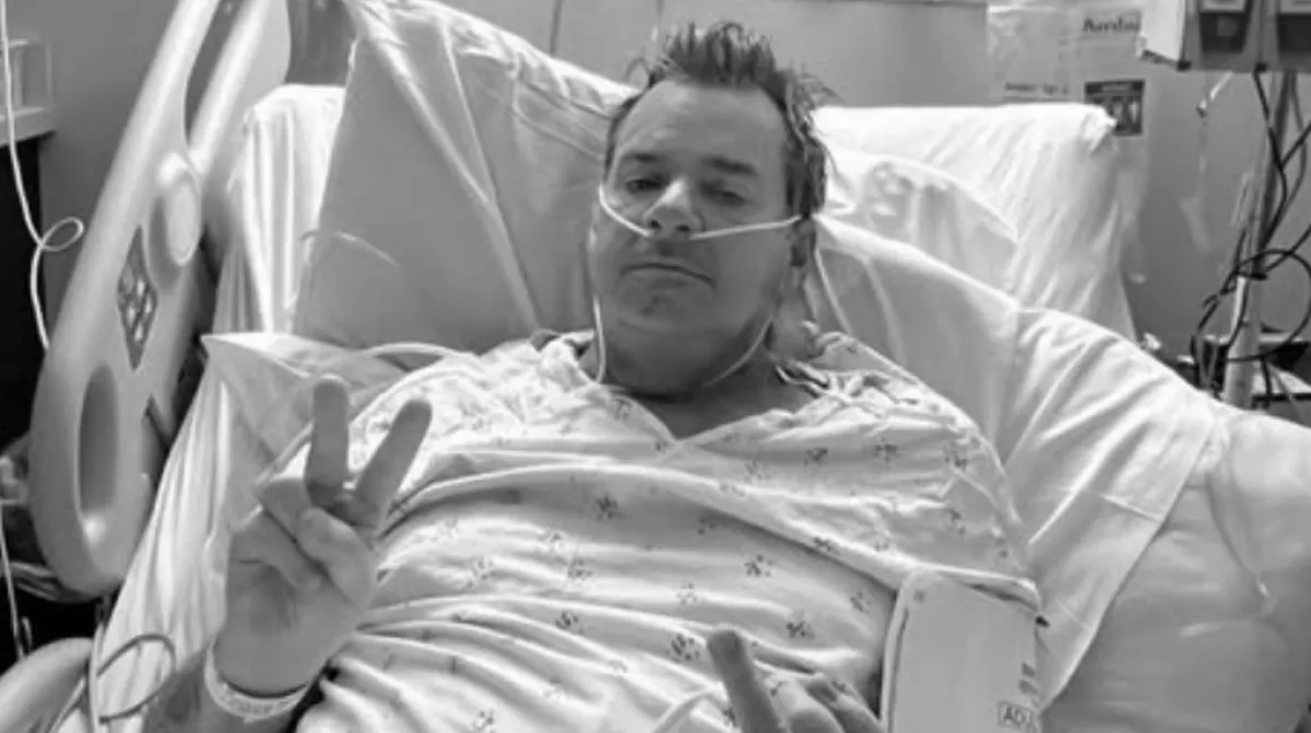 Két hete volt az esküvője - meghalt a népszerű énekes - Fotók